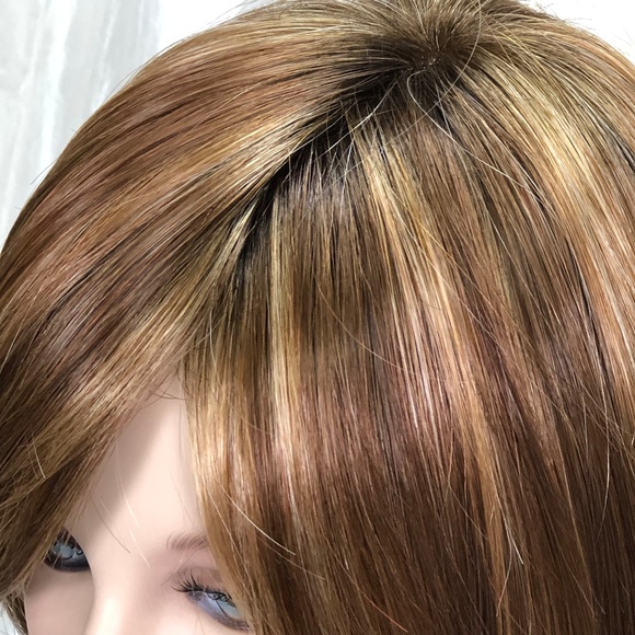 NWT Red Brown Shoulder Length Wig with Layers - Picture 7 of 8
